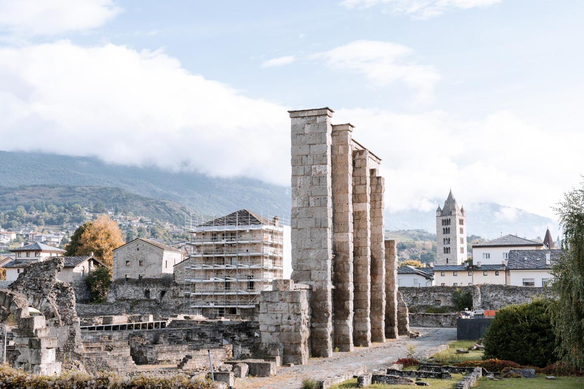 Aosta Theater Home מראה חיצוני תמונה